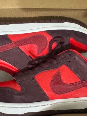 Nike Men's Red and Burgundy Athletic Sneakers